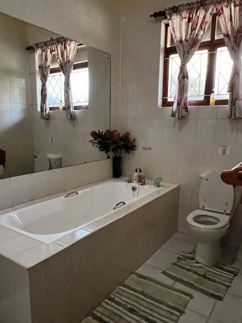 Bleu Bird Guesthouse Durban Bagian luar foto